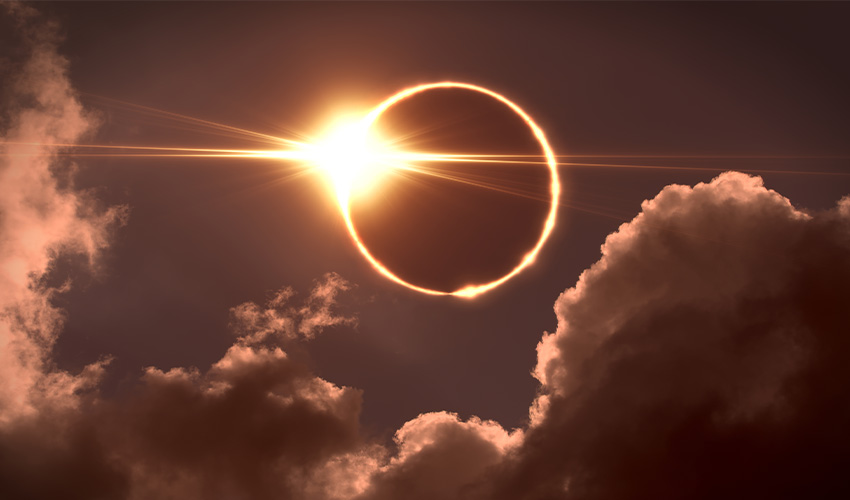 Total eclipse of the Sun. The moon covers the sun in a solar eclipse.